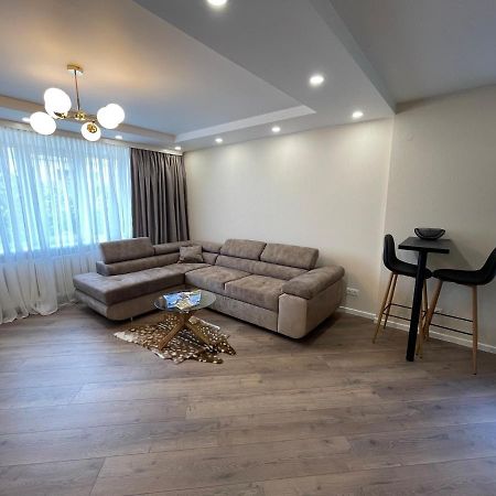 Stradinya Apartment เวนต์สปิลส์ ภายนอก รูปภาพ
